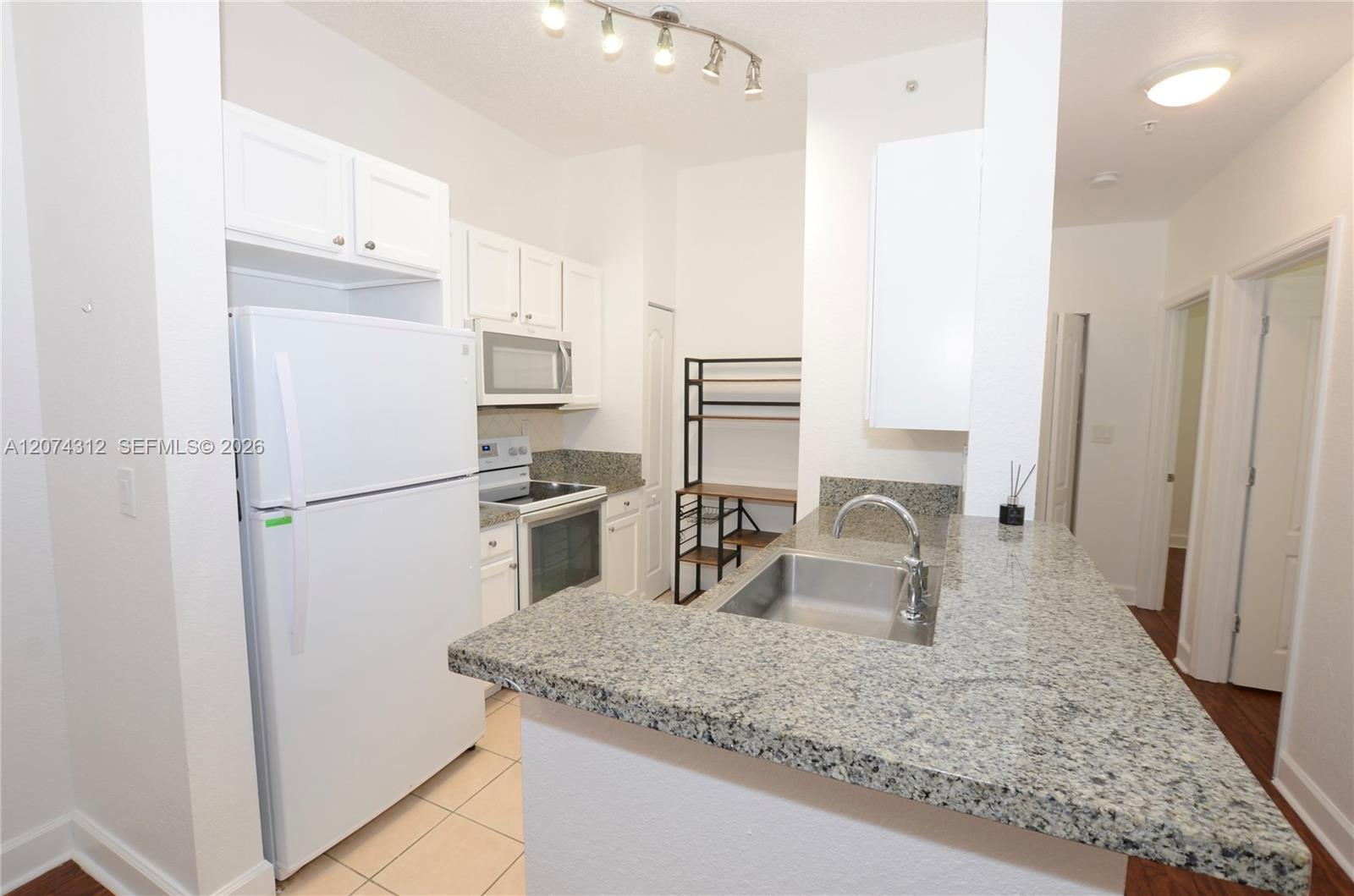 6001 SW 70th St # 137, South Miami FL 33143 photo 4