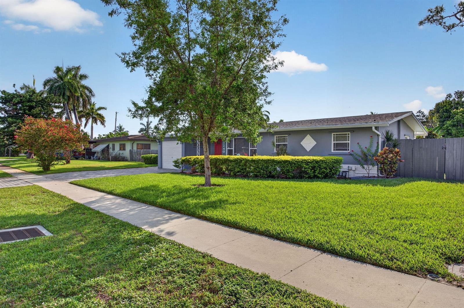 1240 SW 3RD Terrace, Pompano Beach FL 33060 photo 2