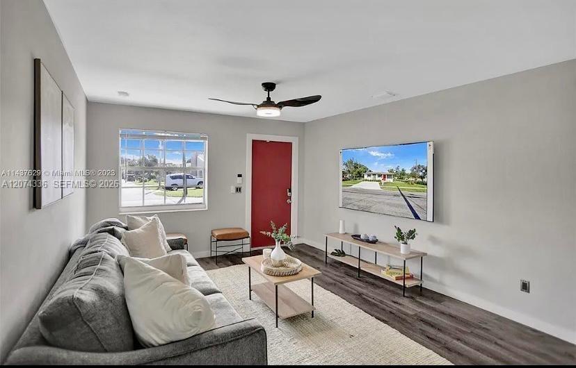 302 NW 9th St, Hallandale Beach FL 33009 photo 4