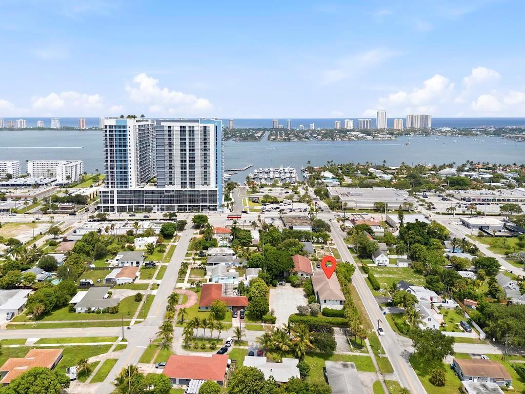 105 2nd Street # 3, Lake Park FL 33403