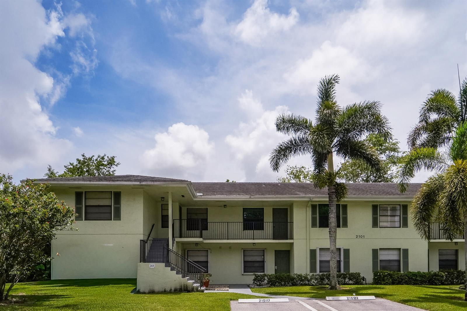 2101 Sabal Ridge Court # F, Palm Beach Gardens FL 33418