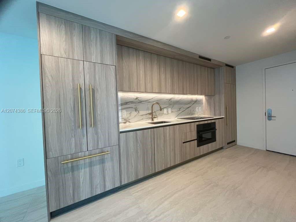 77 SE 5th St # 2206, Miami FL 33131 photo 3