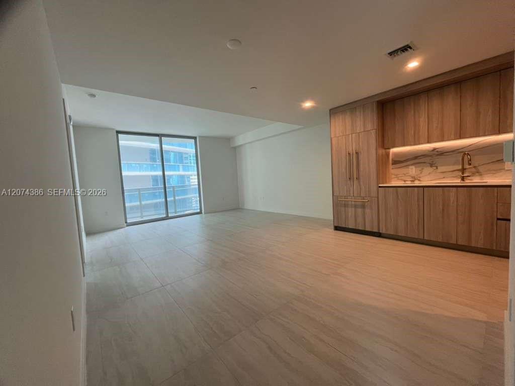 77 SE 5th St # 2206, Miami FL 33131 photo 5