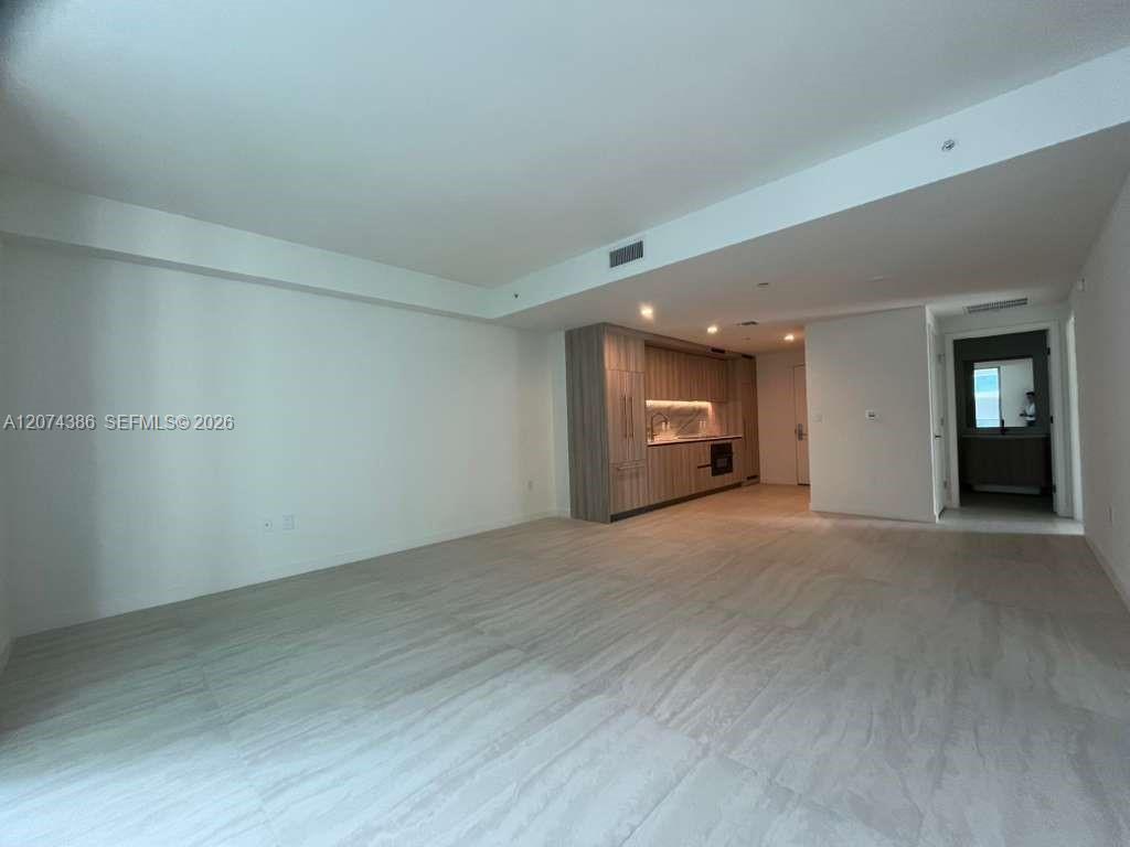 77 SE 5th St # 2206, Miami FL 33131 photo 4