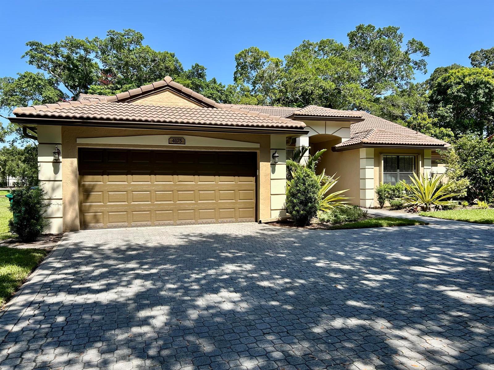 4175 AUGUSTA Avenue, Cooper City FL 33026