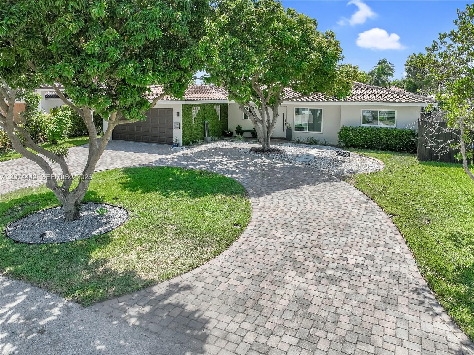 2225 NE 16th Ave, Wilton Manors FL 33305 photo 3
