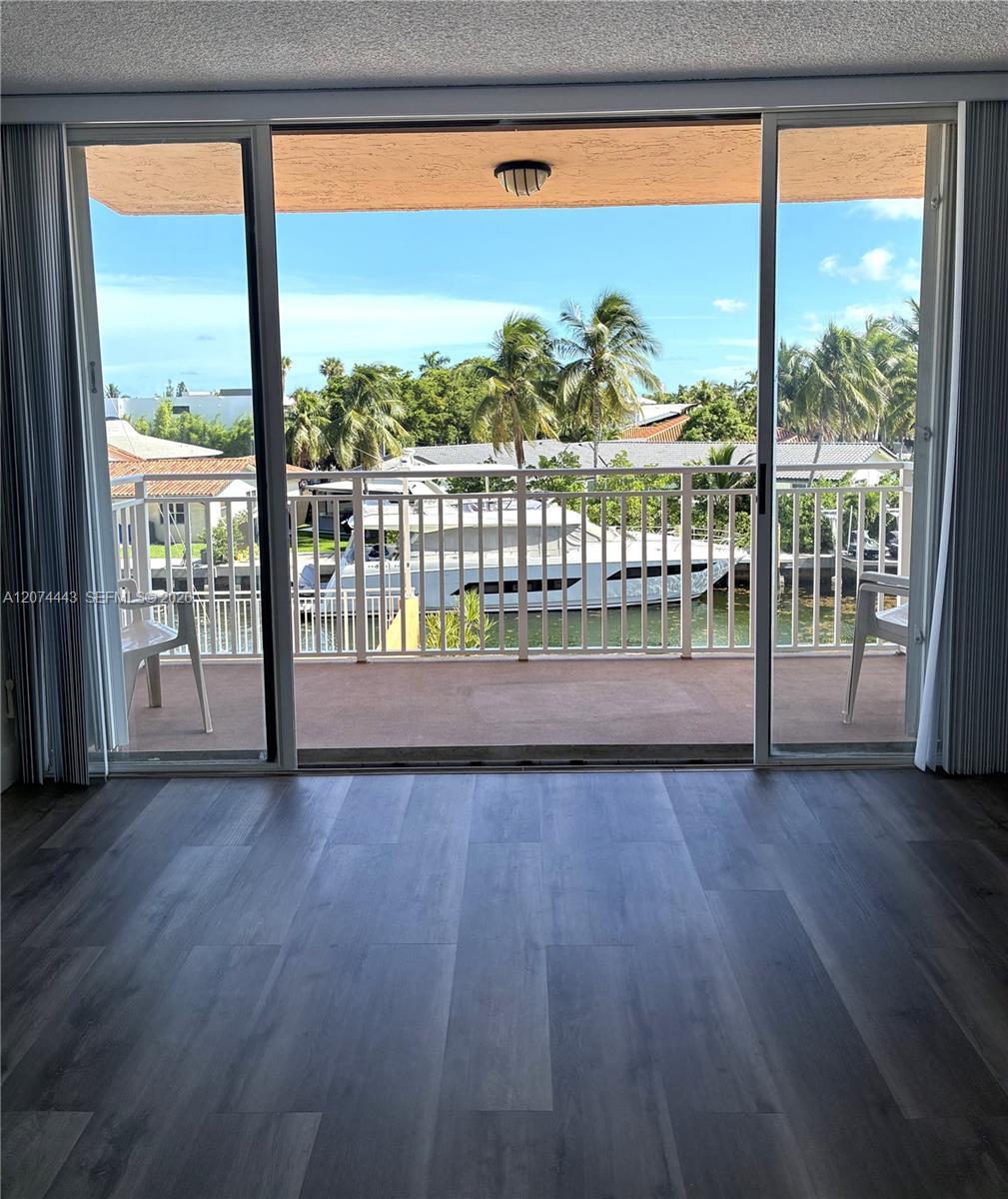 2450 NE 135th St # 209, North Miami FL 33181