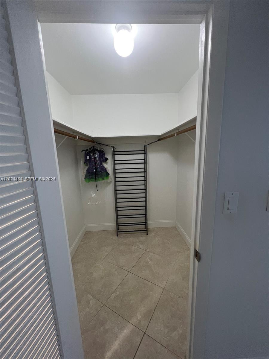 6039 Collins Ave # 423, Miami Beach FL 33140 photo 5