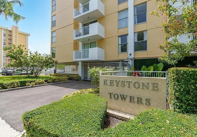 2000 NE 135th St # 609, North Miami FL 33181