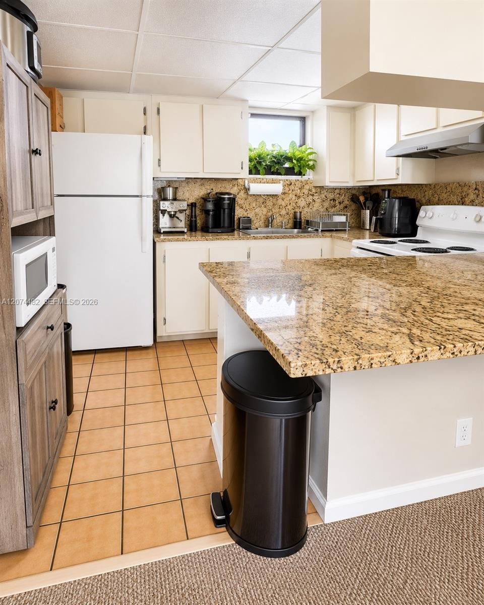 8290 Lake Dr # 426, Doral FL 33166 photo 2