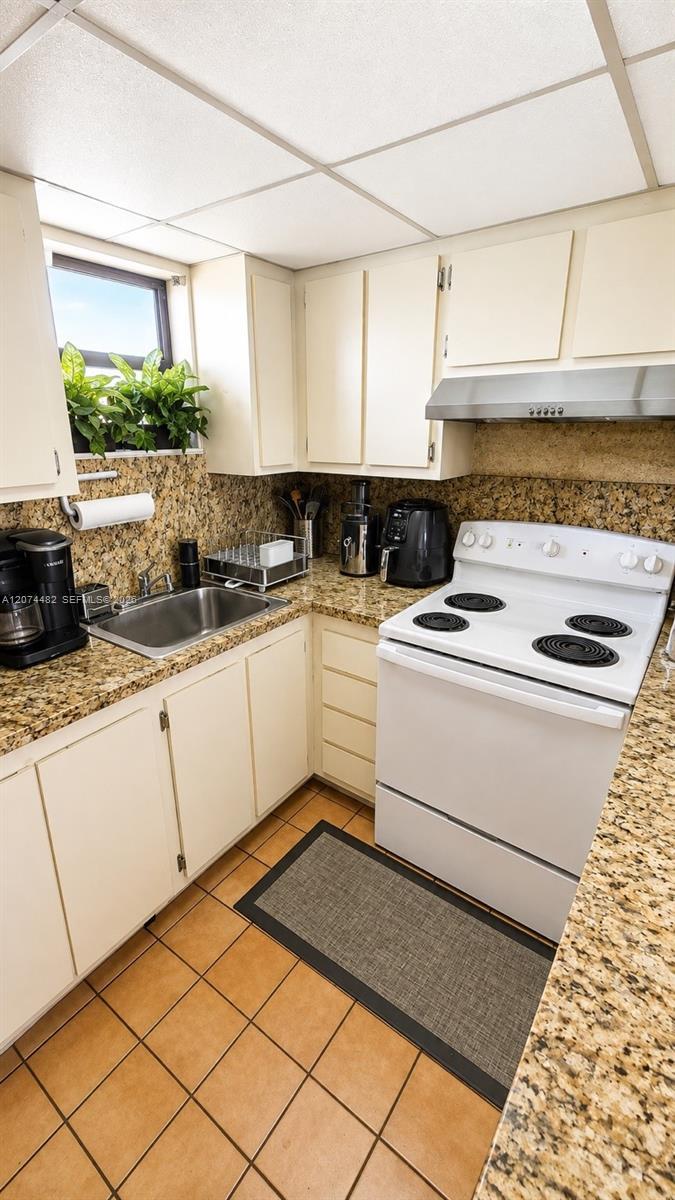 8290 Lake Dr # 426, Doral FL 33166 photo 3