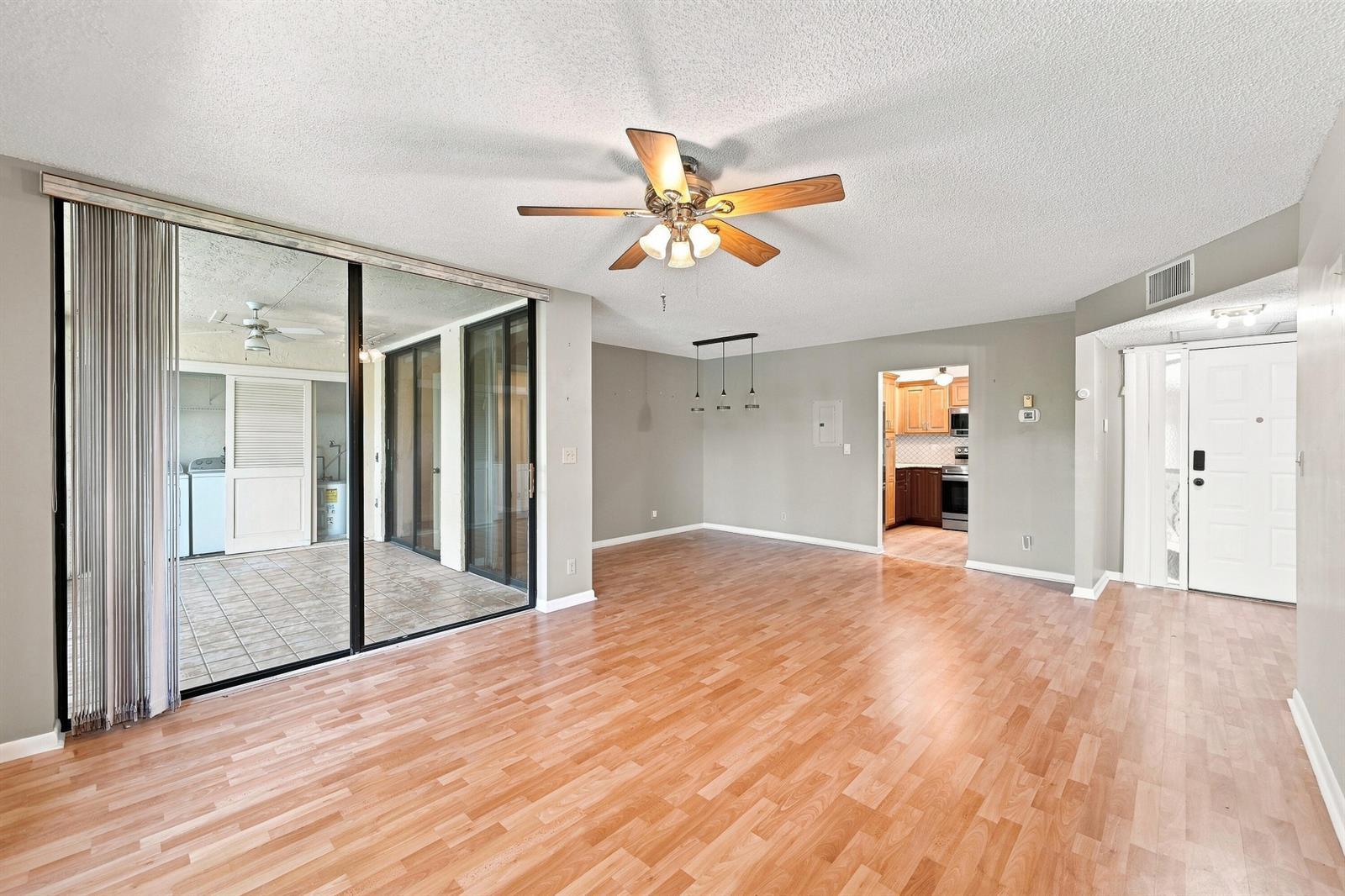 2541 N CARAMBOLA Circle N # 1832, Coconut Creek FL 33066 photo 4