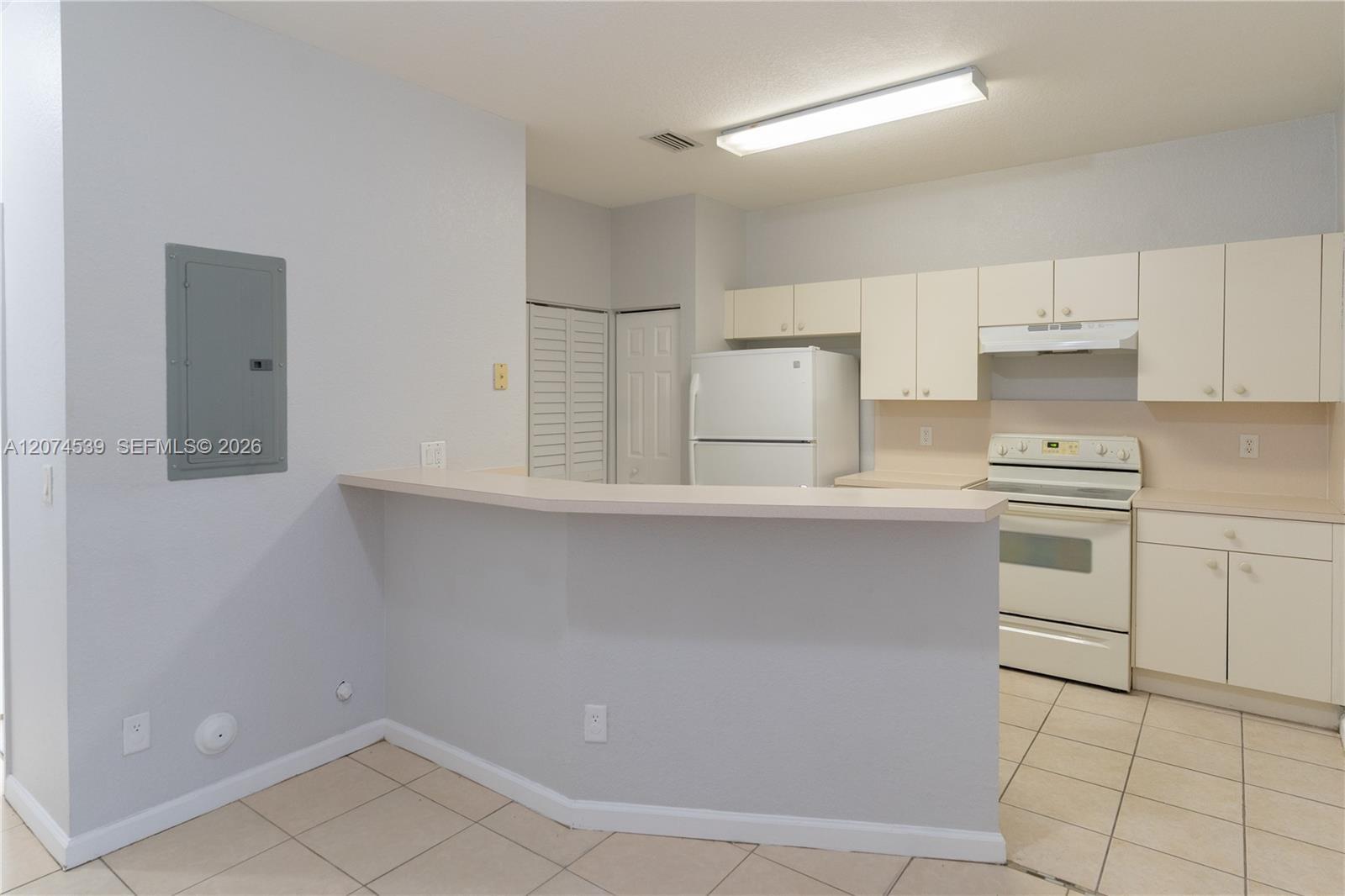 806 N Santa Catalina Cir, North Lauderdale FL 33068 photo 4