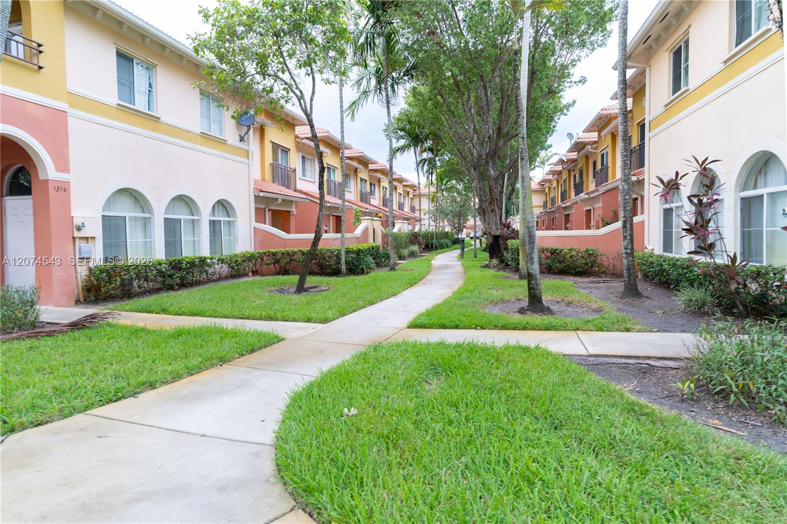 1410 S Santa Catalina Cir, North Lauderdale FL 33068 photo 2