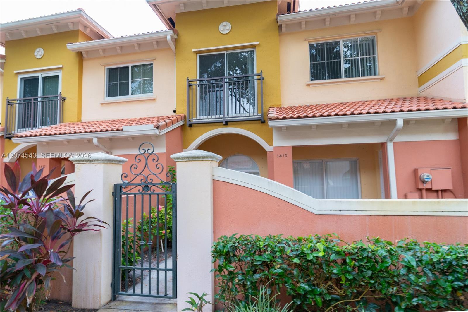 1410 S Santa Catalina Cir, North Lauderdale FL 33068 photo 3
