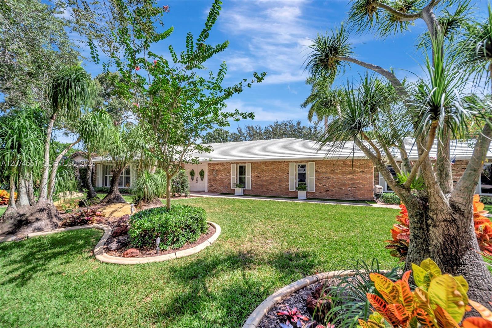 560 W Tropical Way, Plantation FL 33317 photo 3