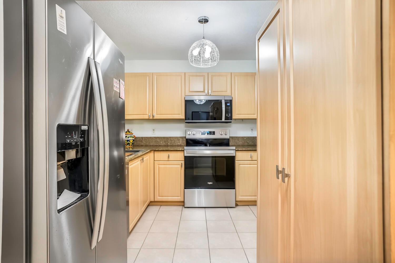 609 E SHERIDAN Street # 208, Dania Beach FL 33004 photo 2