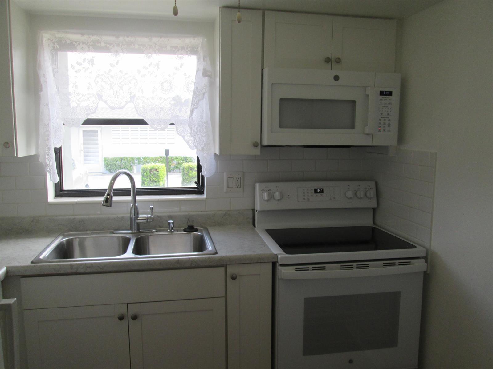 2611 W BARKLEY Drive W, West Palm Beach FL 33415 photo 3