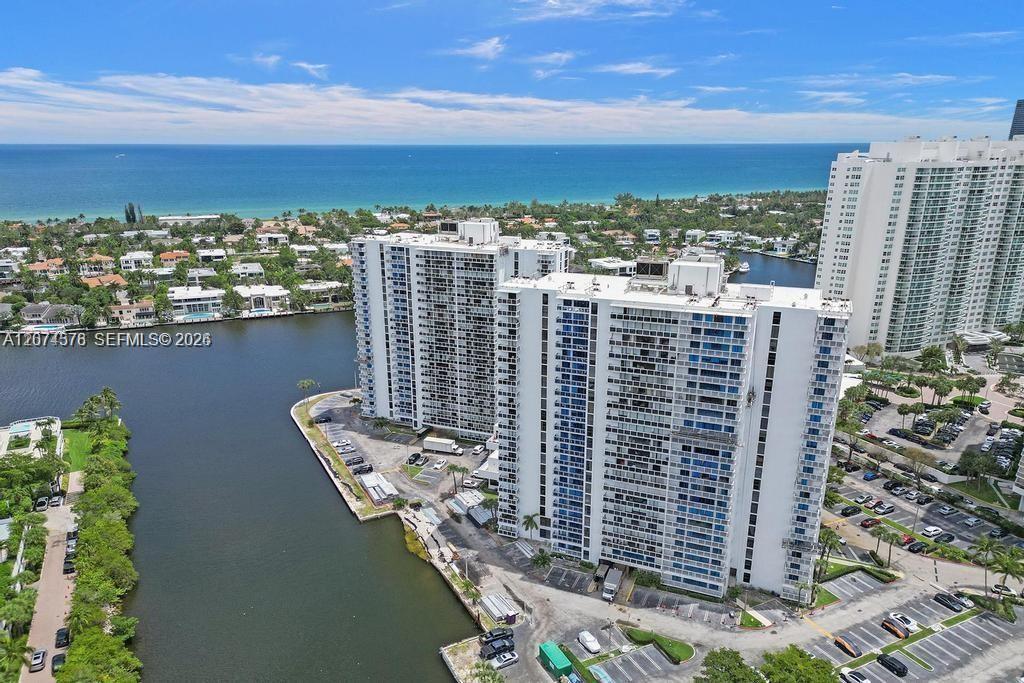 20505 E Country Club Dr # 938, Aventura FL 33180 photo 2
