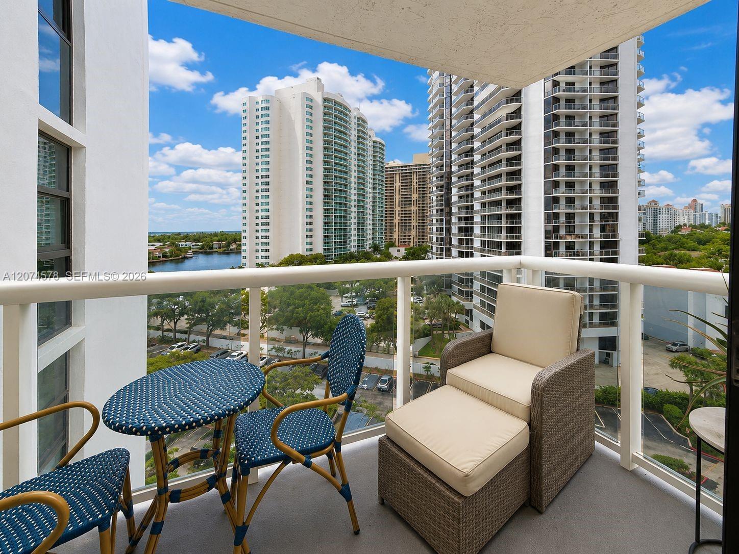 20505 E Country Club Dr # 938, Aventura FL 33180 photo 5