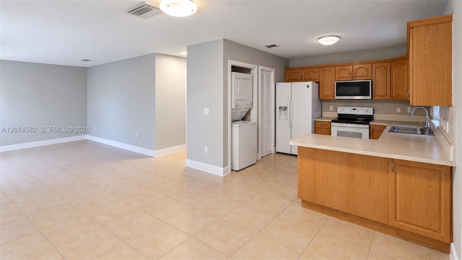 2471 NW 18th Ter # 2471, Miami FL 33125 photo 3