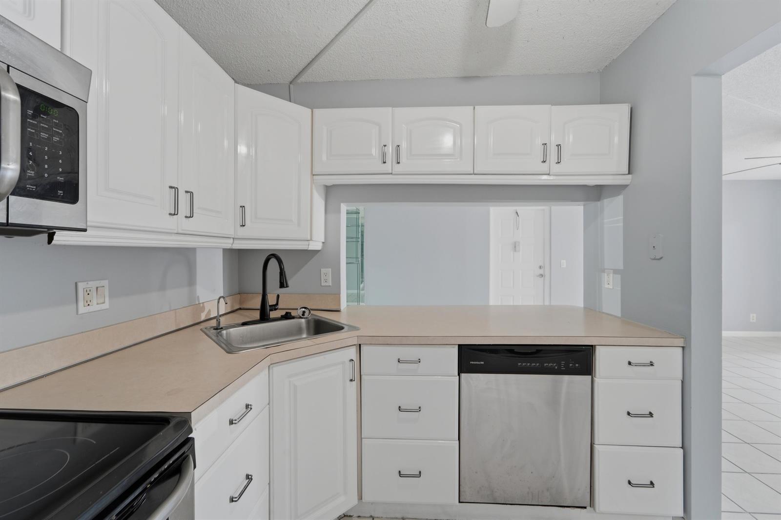728 Sunny Pine Way # A1, FL 33415 photo 5