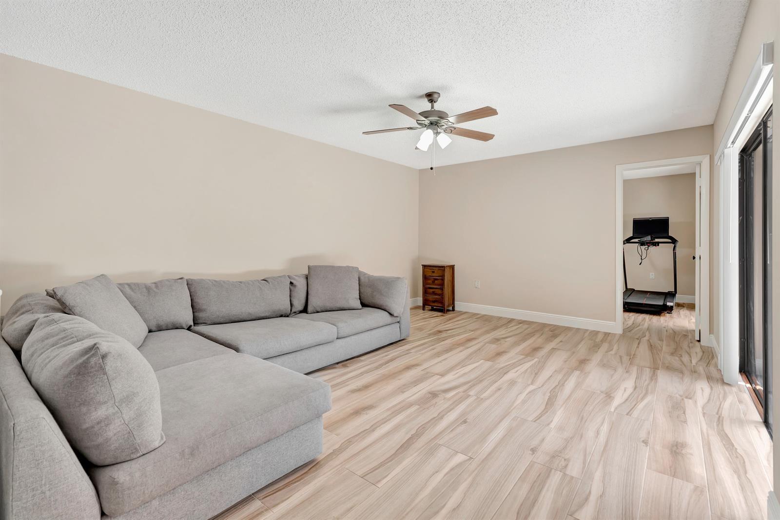 207 2nd Terrace, Palm Beach Gardens FL 33418 photo 4