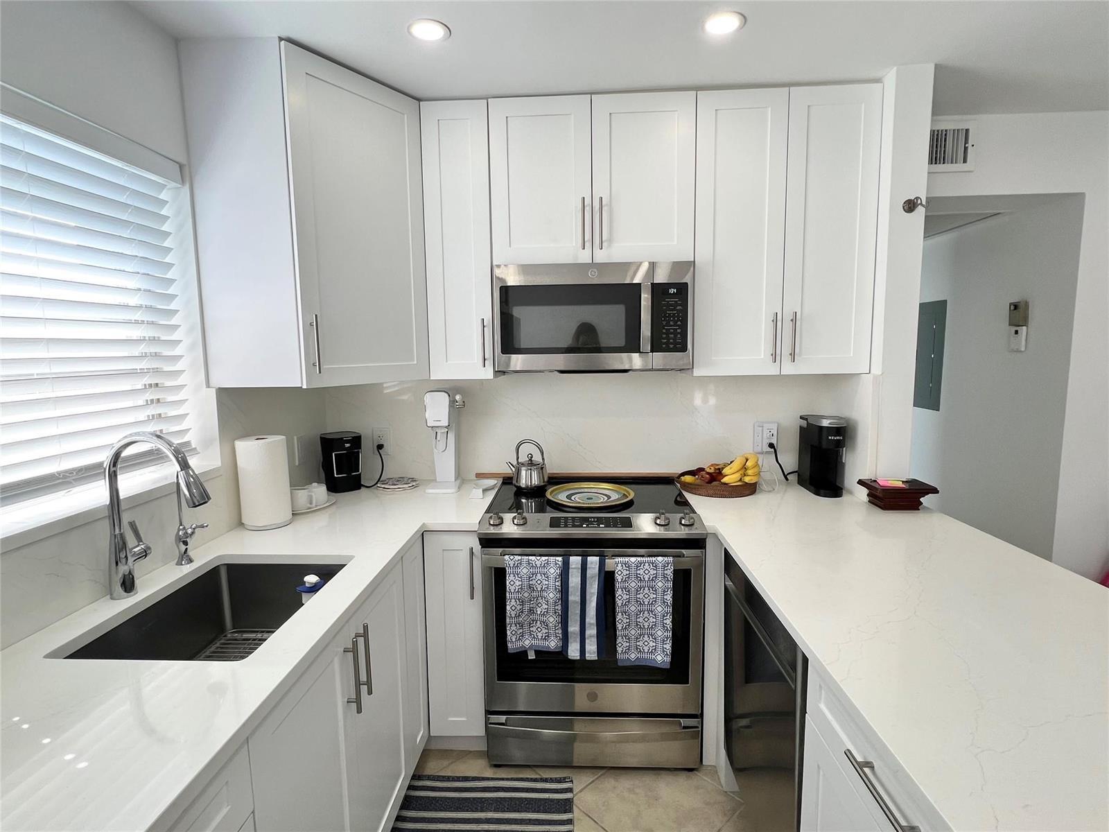 548 Durham S # 548, Deerfield Beach FL 33442 photo 2