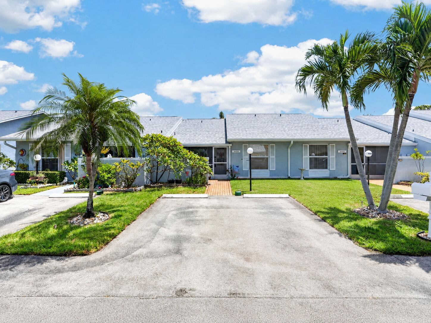 4450 LUCERNE VILLAS Lane, Lake Worth FL 33467 photo 2