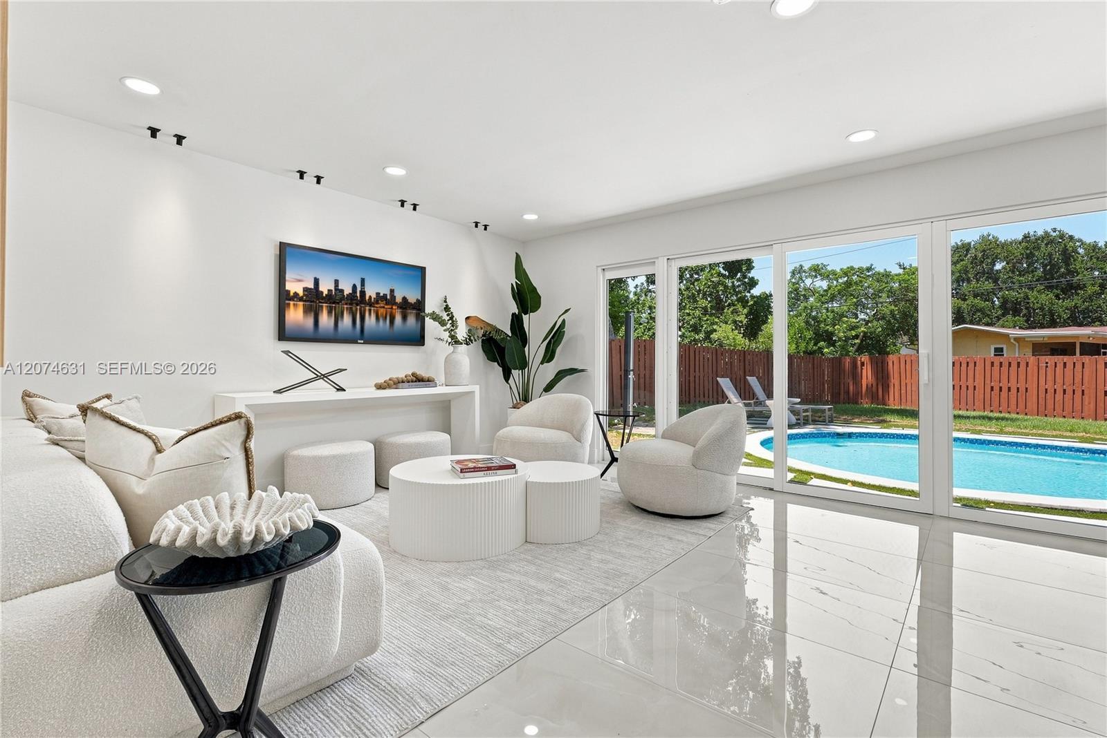 4801 Tyler St, Hollywood FL 33021 photo 4