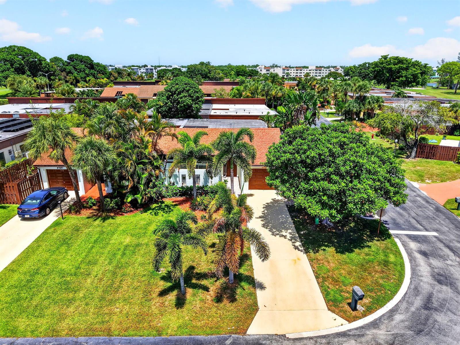 6747 Starkeys Place, Lake Worth FL 33467 photo 2