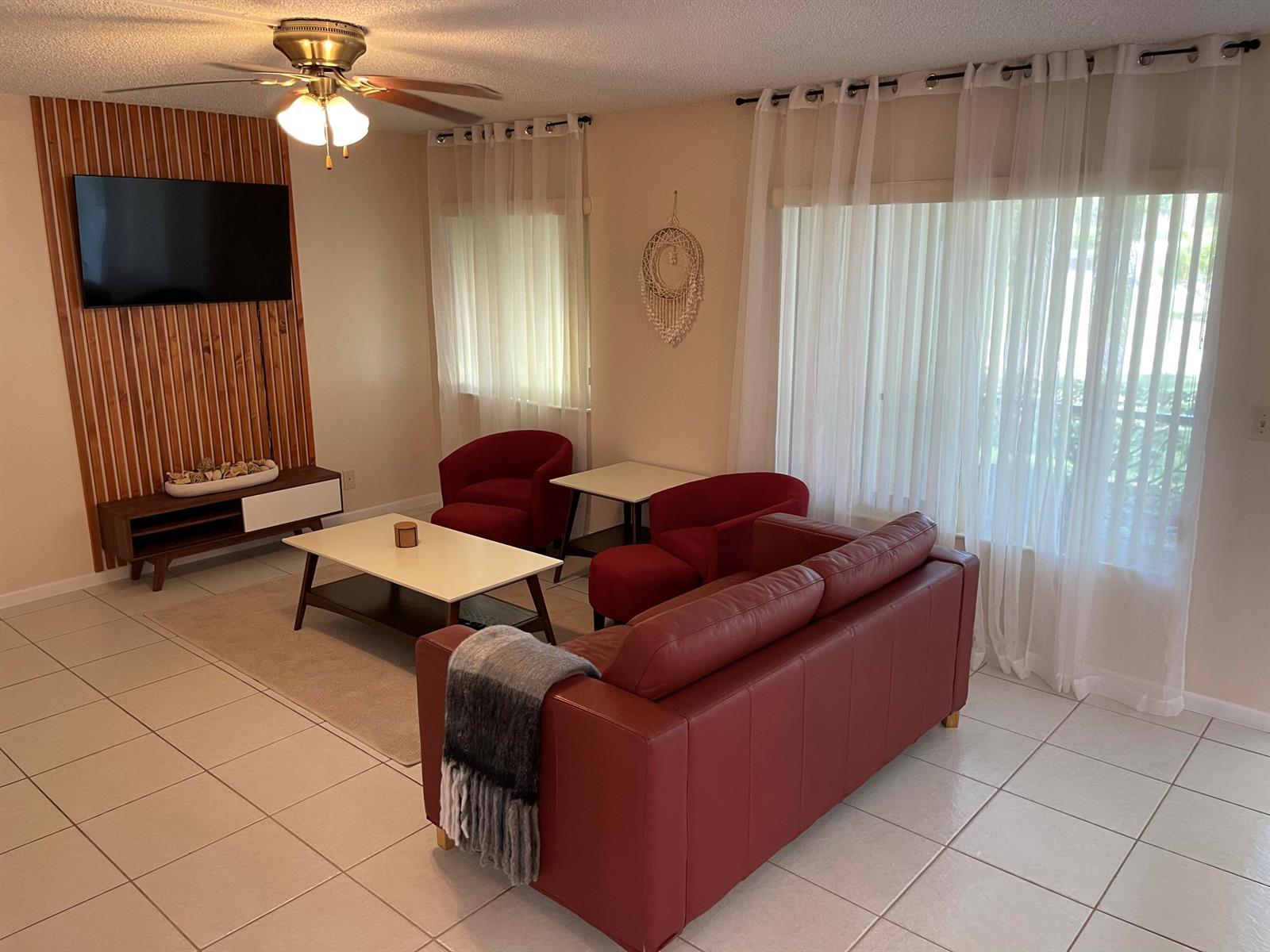 4988 SABLE PINE Circle # D1, West Palm Beach FL 33417
