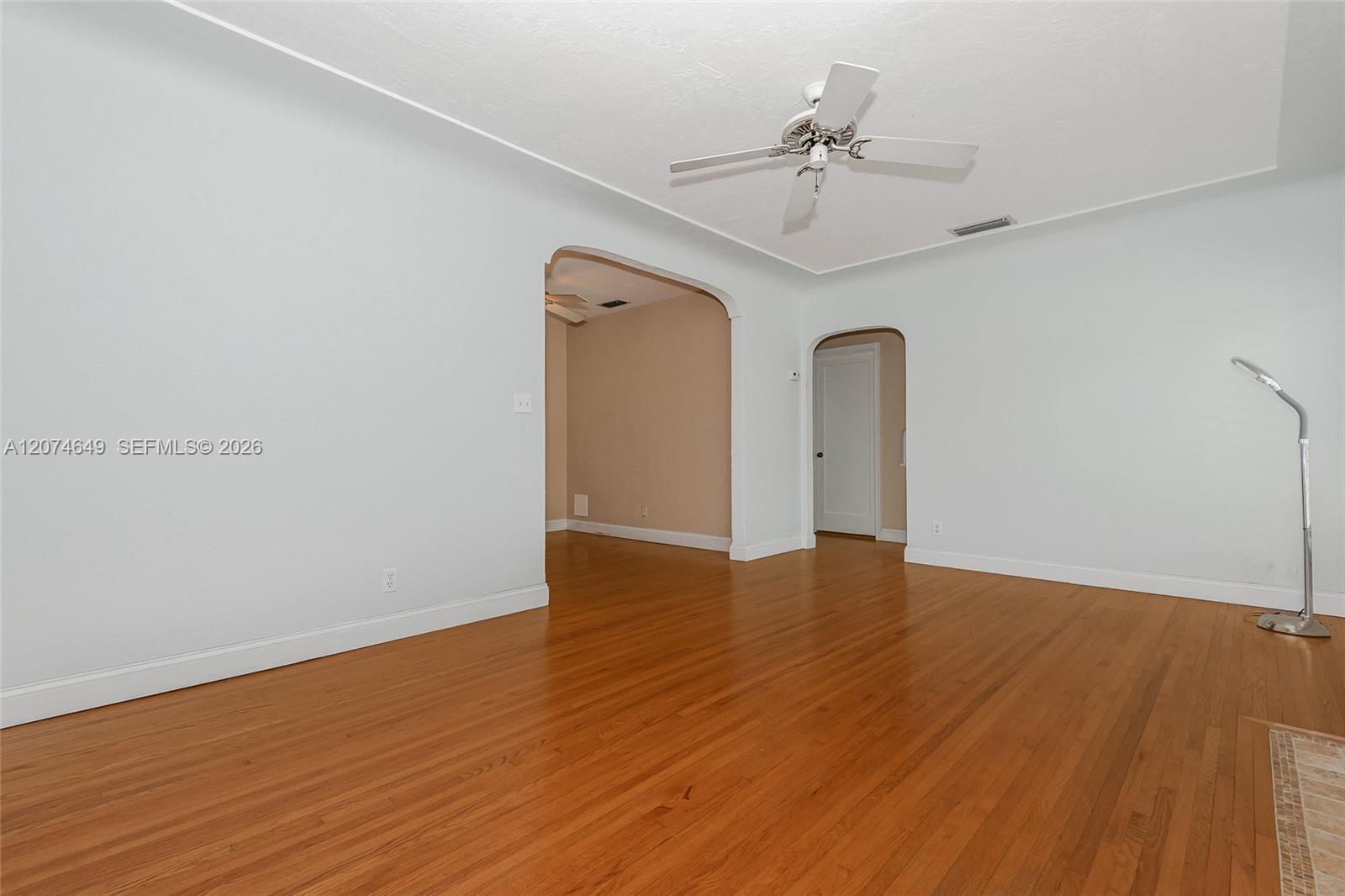 989 Eastward Dr, Miami Springs FL 33166 photo 3