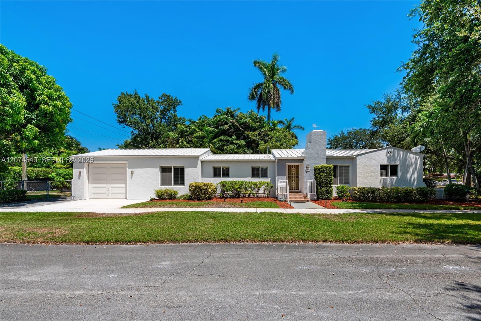 989 Eastward Dr, Miami Springs FL 33166