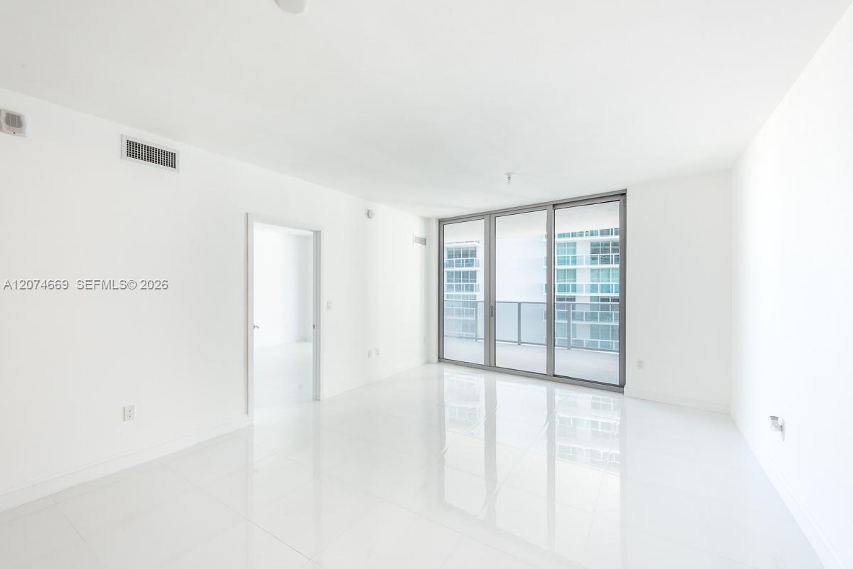 488 NE 18th St # 1907, Miami FL 33132 photo 4