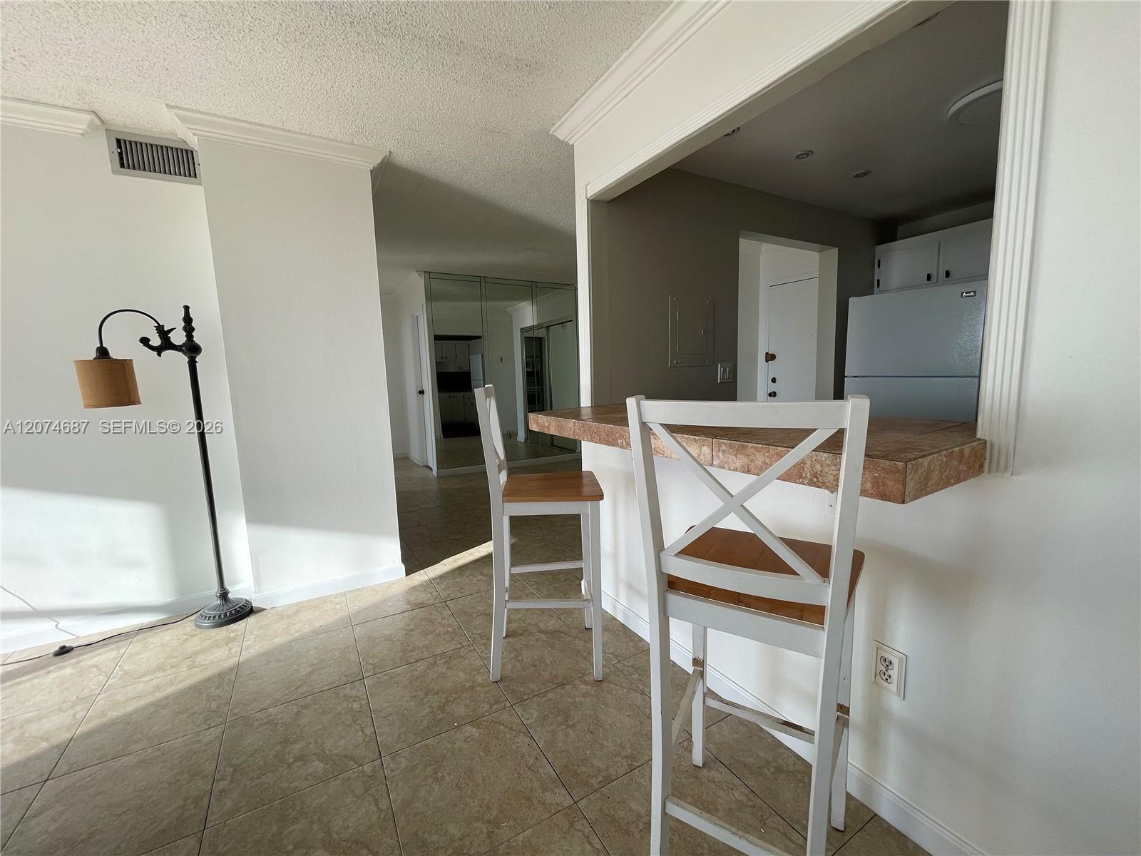 North Miami Beach, FL 33160 photo 3