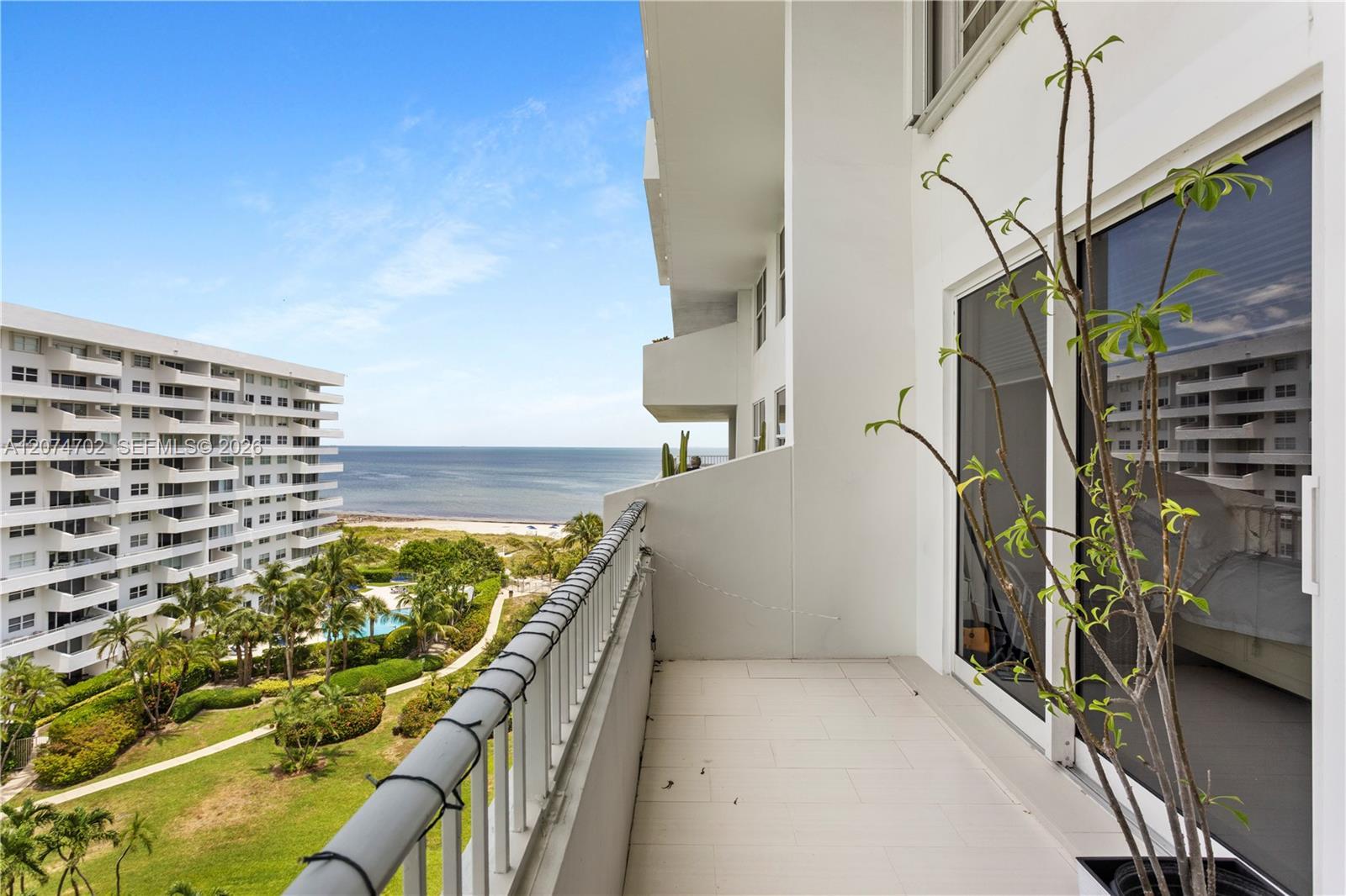 199 Ocean Lane Dr # 902, Key Biscayne FL 33149