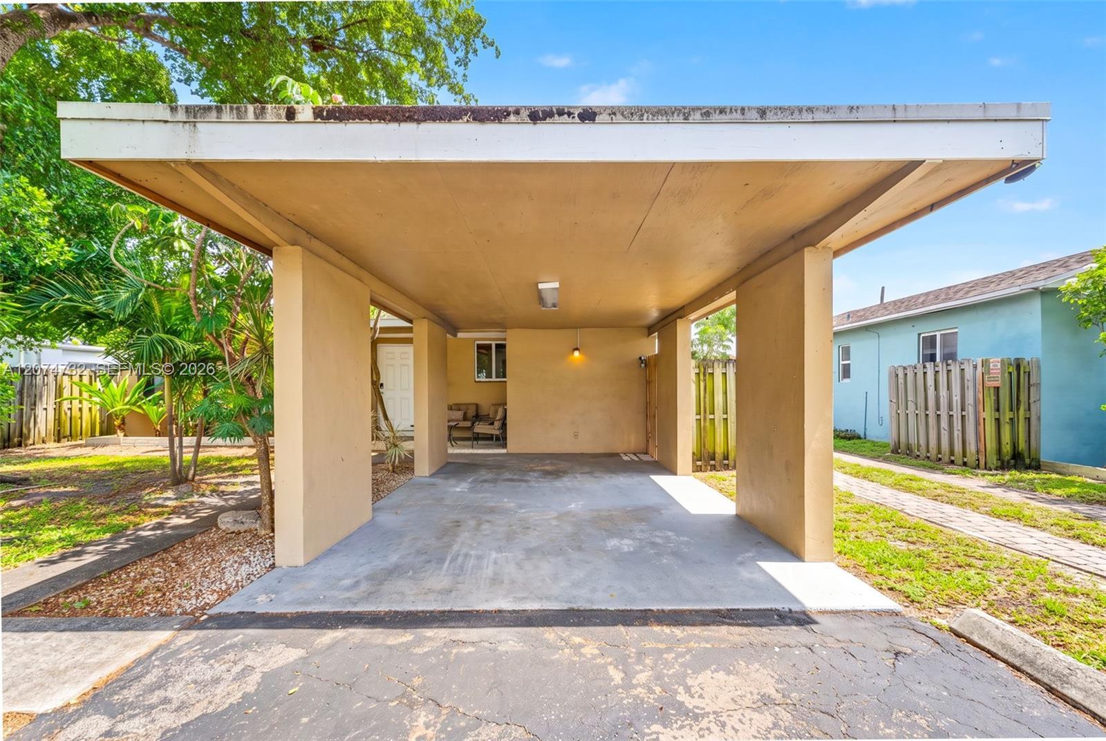 2904 Van Buren St, Hollywood FL 33020 photo 2