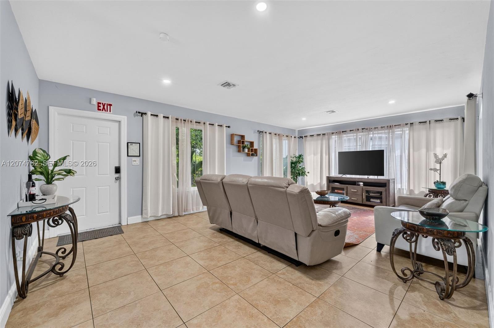 2904 Van Buren St, Hollywood FL 33020 photo 4
