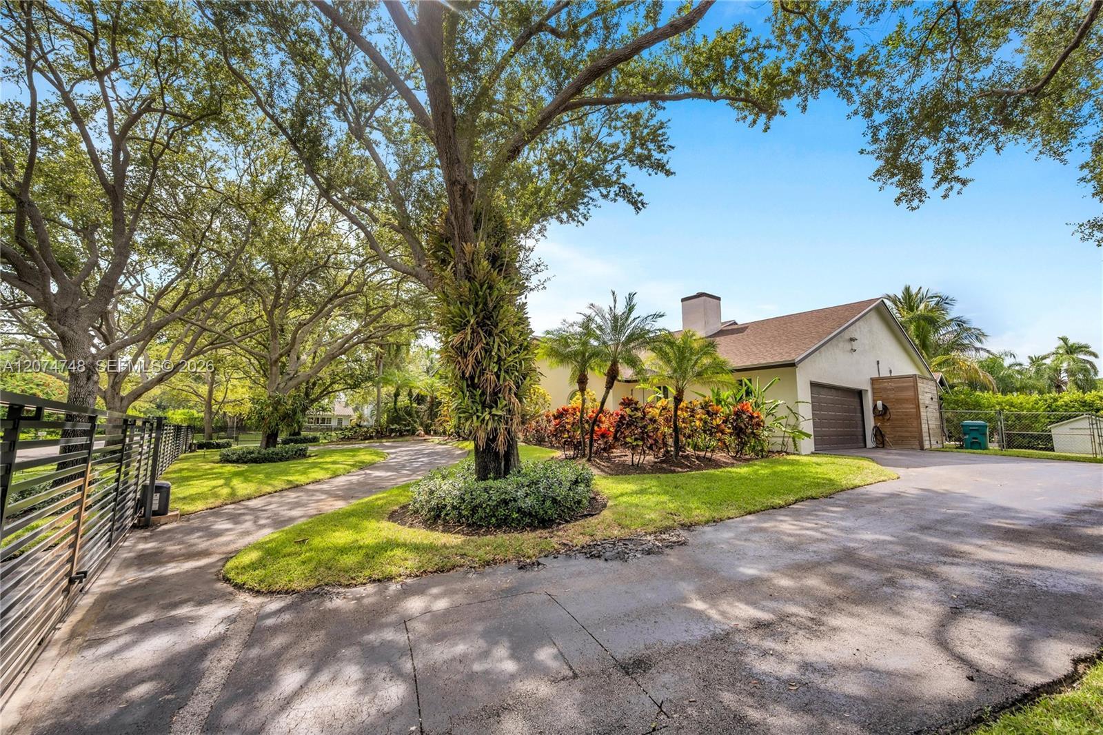8440 SW 182nd Ter, Palmetto Bay FL 33157 photo 4