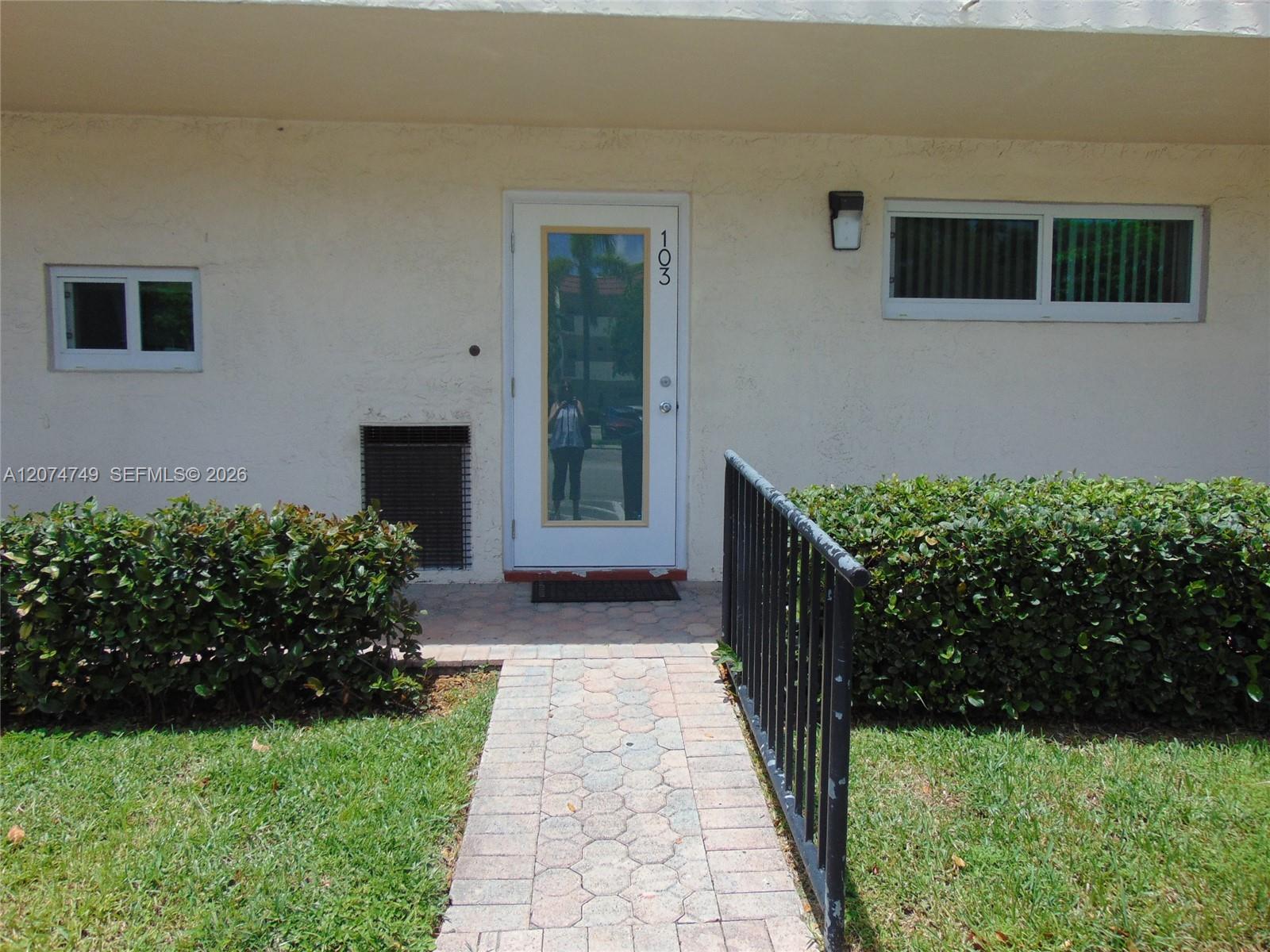 9811 N Hollybrook Lake Dr # 103, Pembroke Pines FL 33025 photo 2