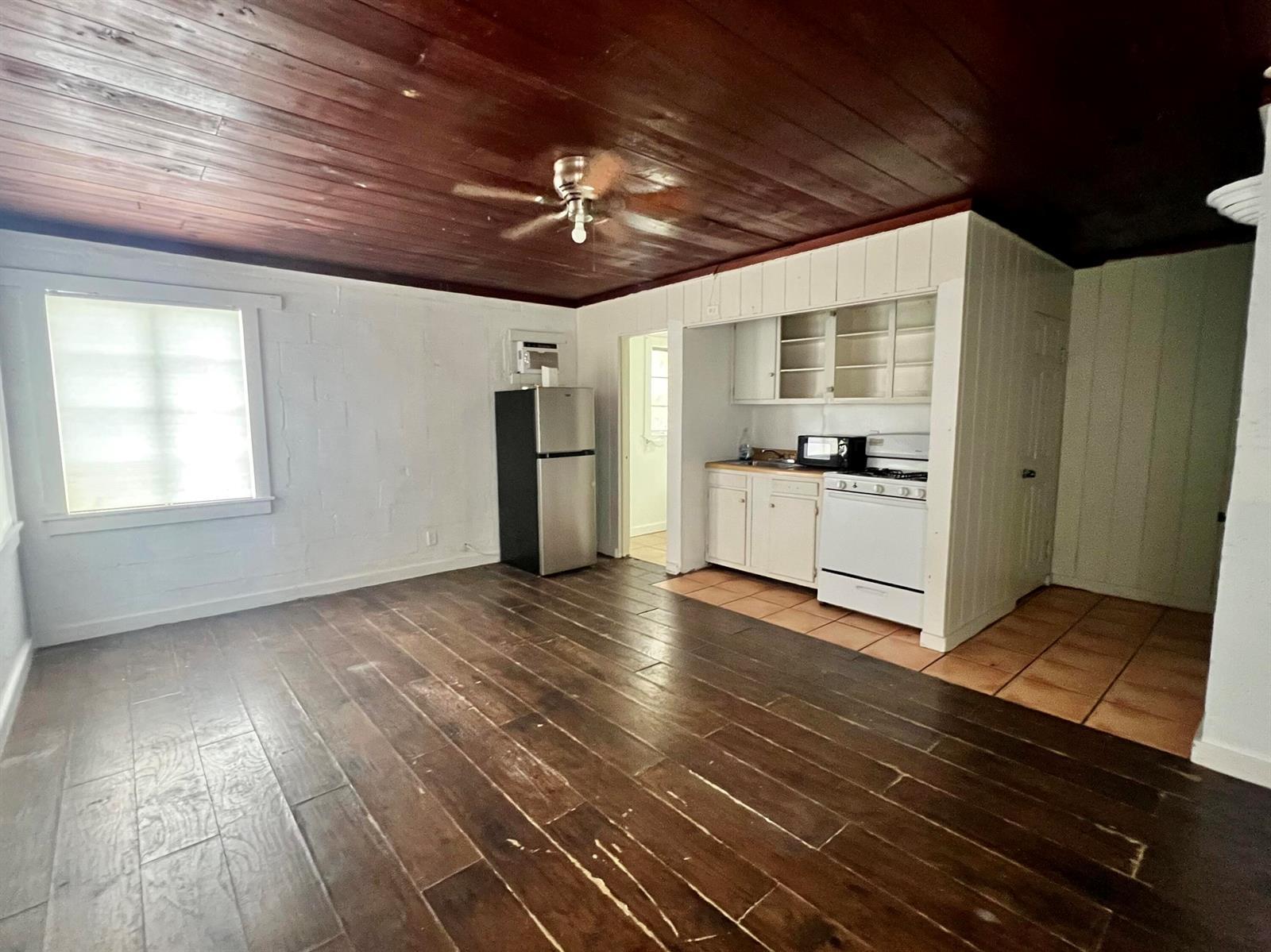 3261 S Us Highway 1 # 4, Fort Pierce FL 34982 photo 2