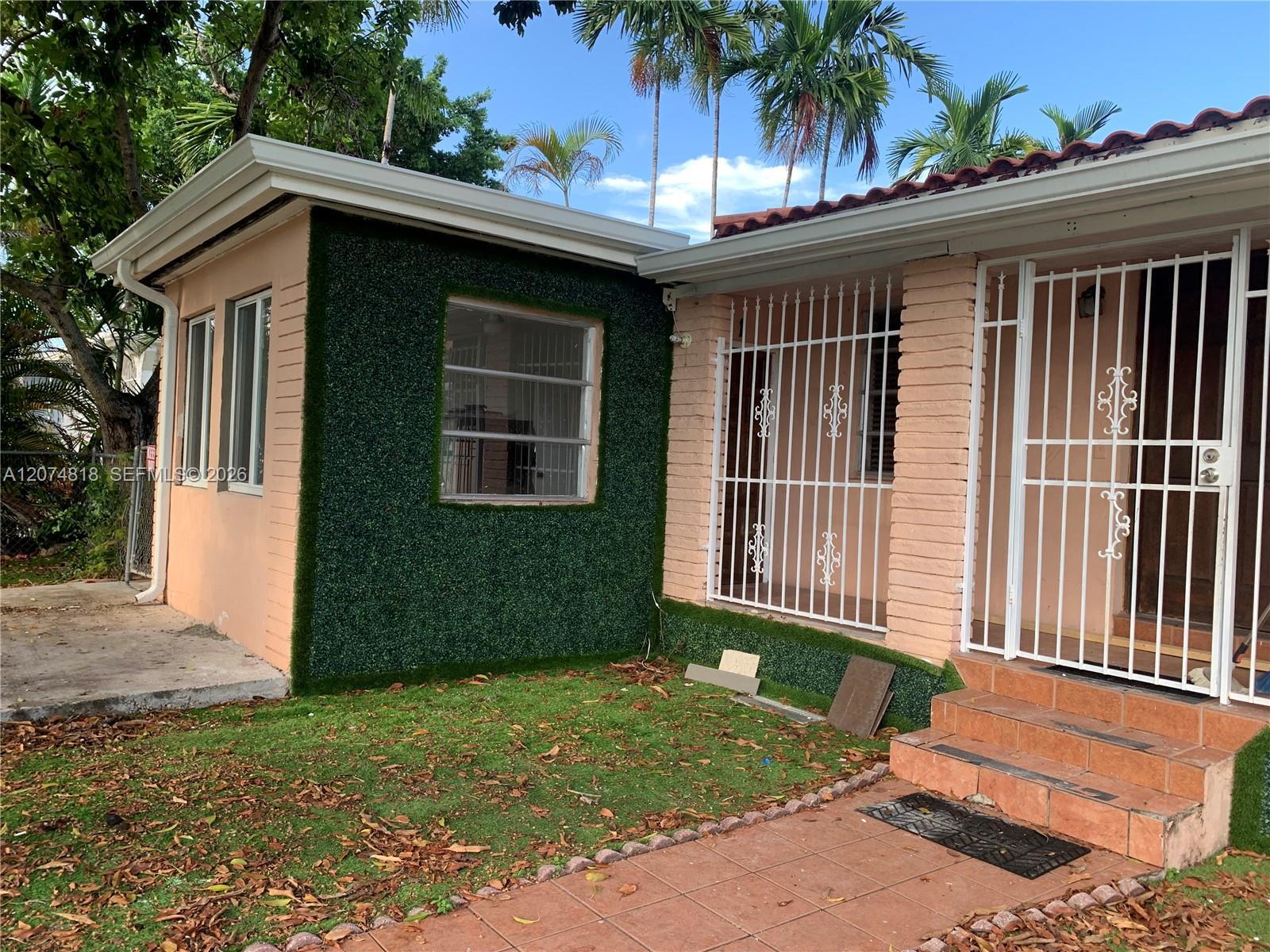 1901 E 5th Ave # B, Hialeah FL 33013