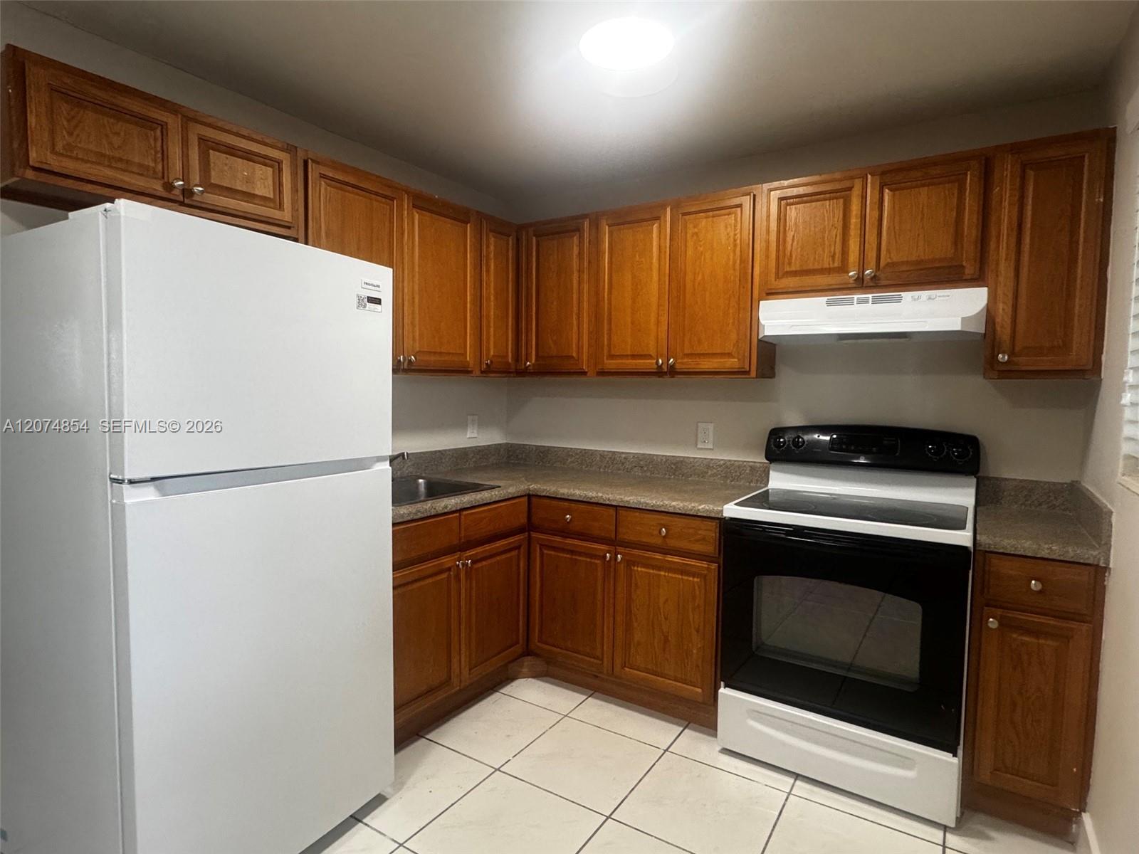 1345 W 28th St # 17, Hialeah FL 33010 photo 4