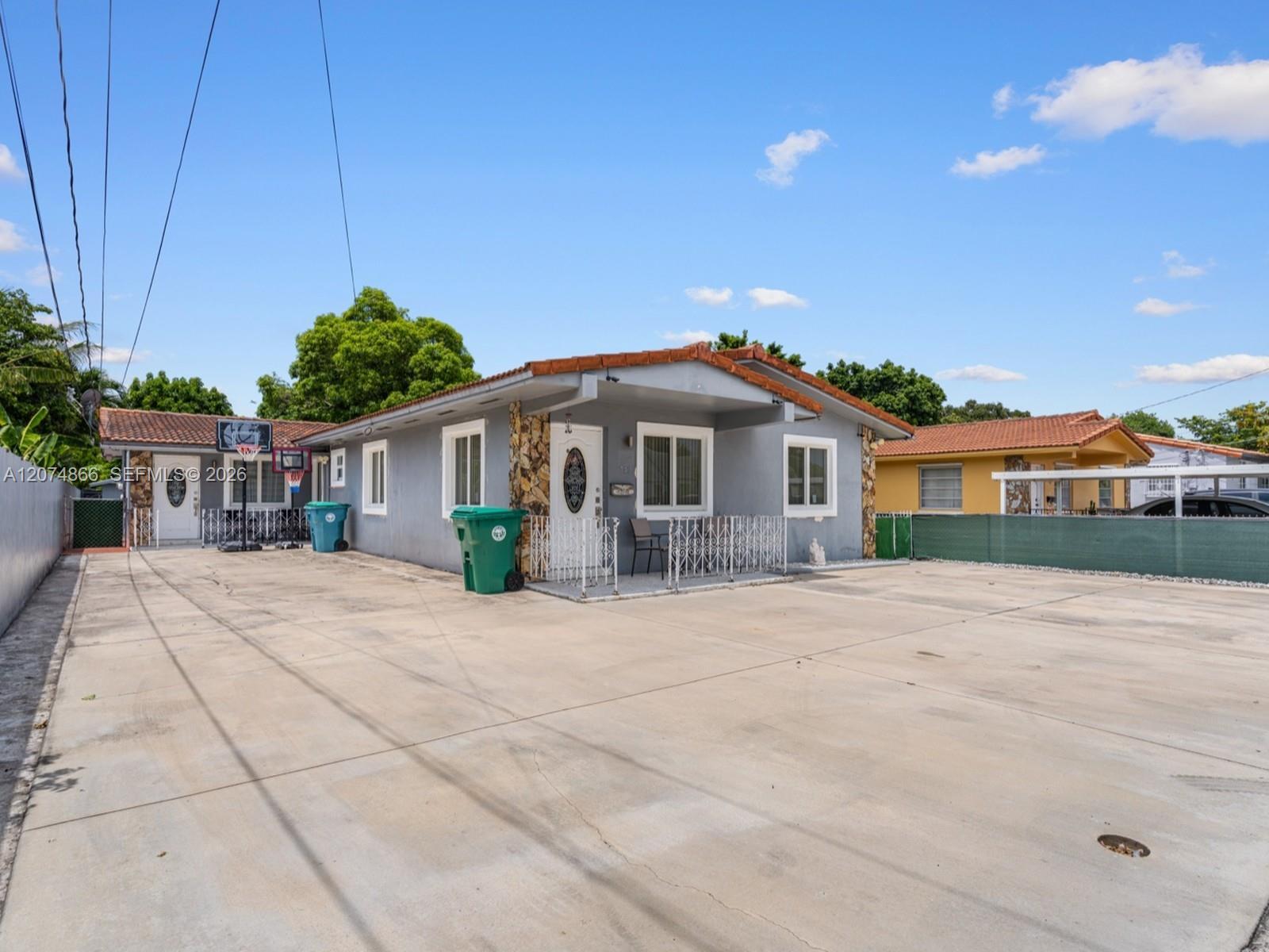 740 NW 32nd Ct, Miami FL 33125 photo 2