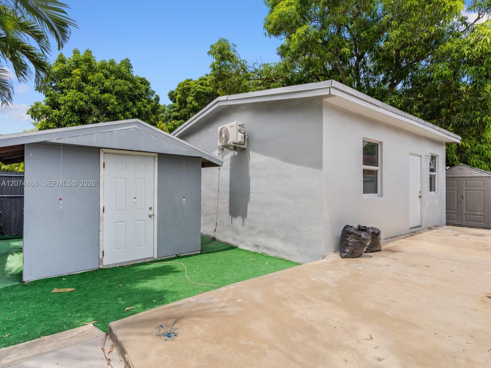 740 NW 32nd Ct, Miami FL 33125 photo 5