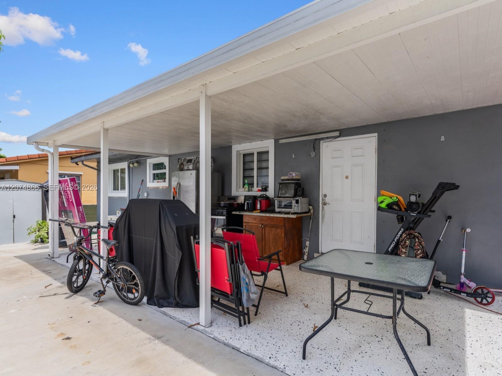 740 NW 32nd Ct, Miami FL 33125 photo 4