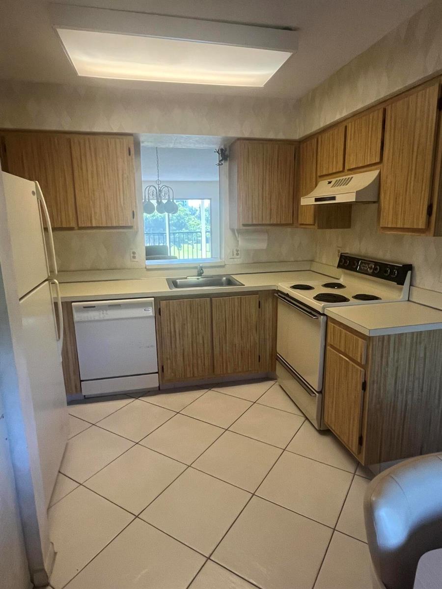 7006 HUNTINGTON Lane # 302, Delray Beach FL 33446 photo 4