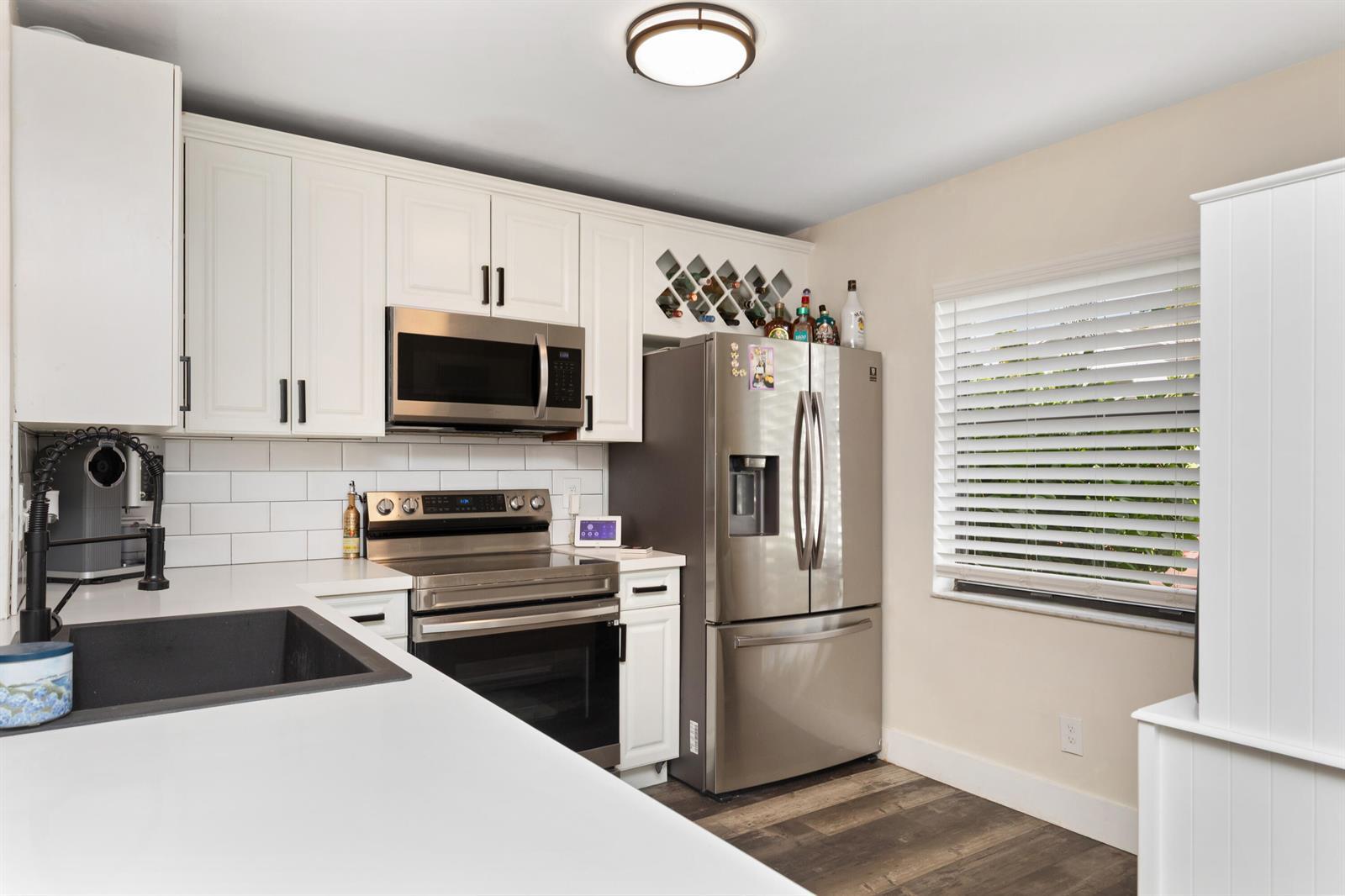 761 NW 106th Avenue, Pembroke Pines FL 33026 photo 4
