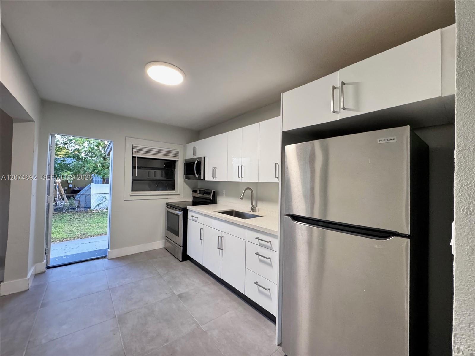 3040 NW 7th St, Pompano Beach FL 33069 photo 5